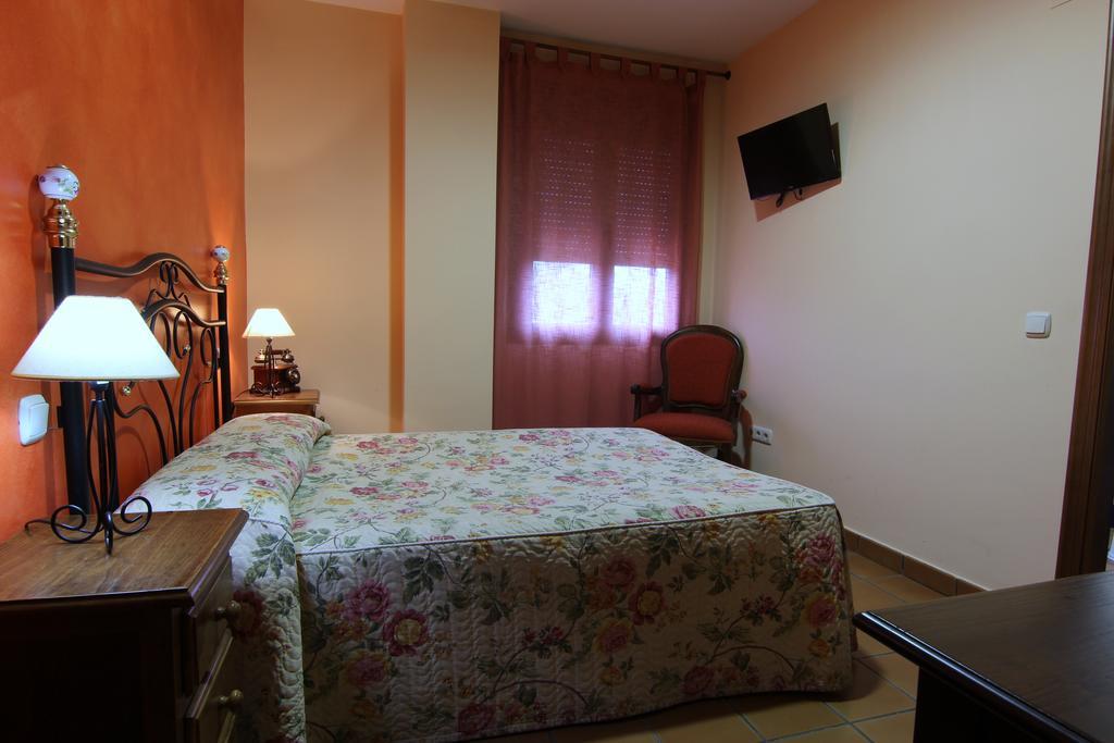 Hotel Rural Hojaranzos Tejeda Del Tietar Exterior photo